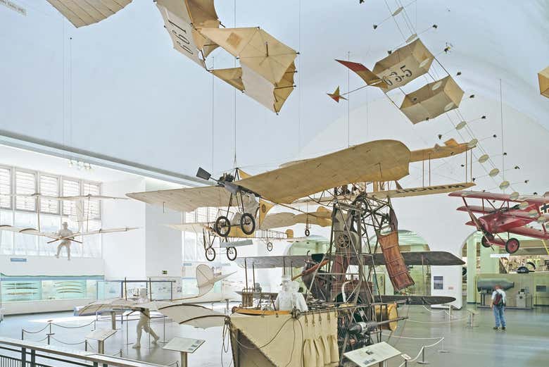 Explore an exhibition on airplanes